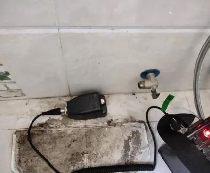 门源屋顶漏水维修公司分享下卫生间漏水的危害及解决方法